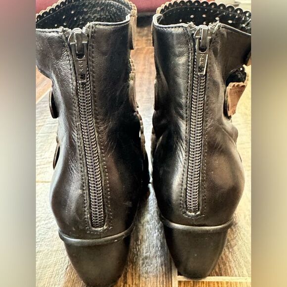 Anthropologie Everybody Chiseled Doily Leather Black Brown Filigree Boot EU 38.5 - Picture 3 of 11
